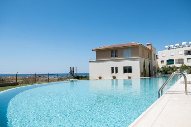 Lighthouse Beach View Apartament